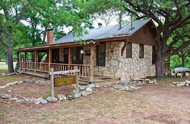 Pedasito Del Rio Just Steps from the Beautiful Guadalupe River