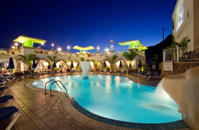 Pefkos Beach Studios & Apartments