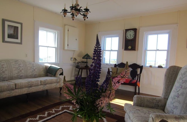 Peggy´s Cove oceanfront Cottage ! FOR SALE !