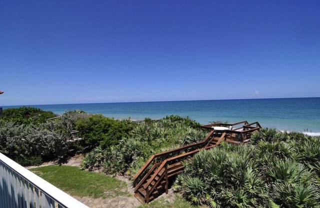 Pelican Perch-Four bedroom heated pool oceanfront home