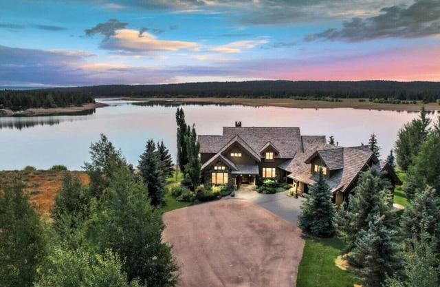 Pelican Point | Private Beach, Dock & Views | 35 mins to YNP