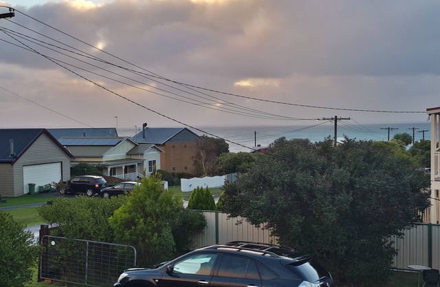 pelican view - see the sea in our peaceful family/pet-friendly elevated home