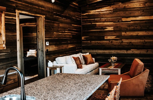 Pendleton Pointe Cabin #D