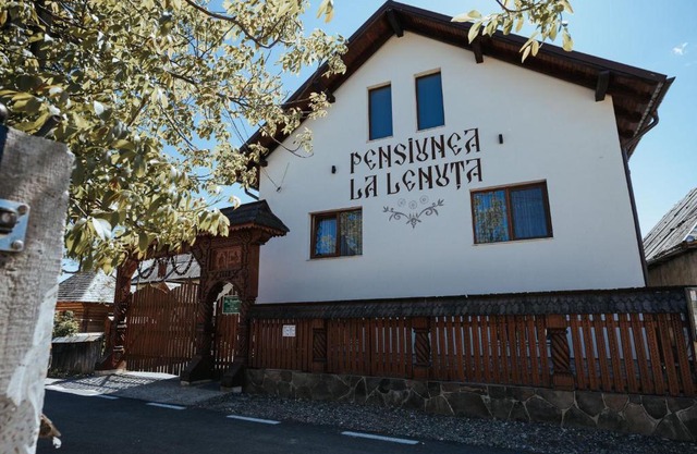 Pensiunea La Lenuta