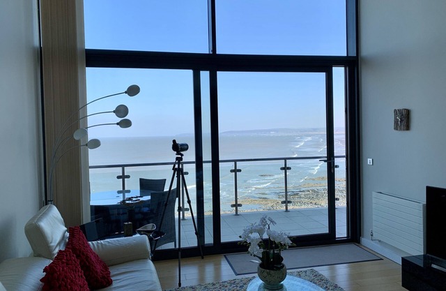 “Penthouse 60” is a Luxury Apartment with Amazing Sea Views in Westward Ho!