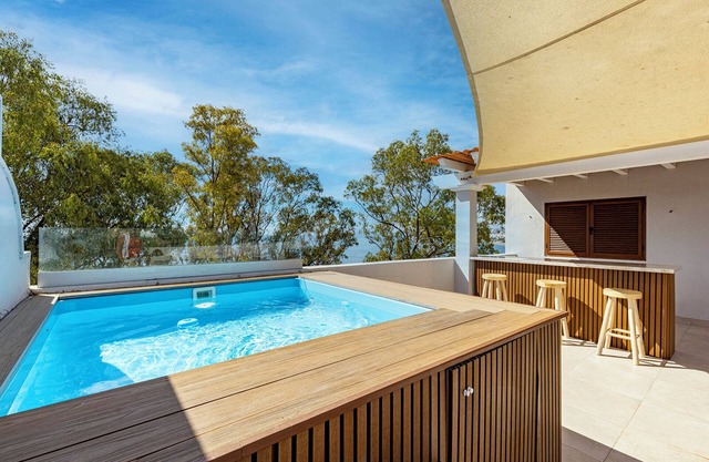 Penthouse Amaryllis - rooftop terrace with plunge pool