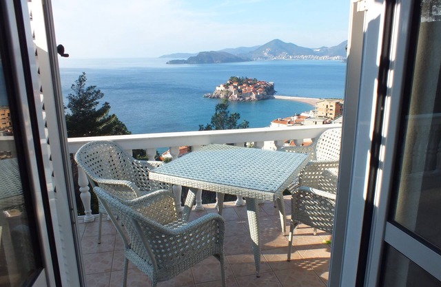 Penthouse Apartment Sveti Stefan