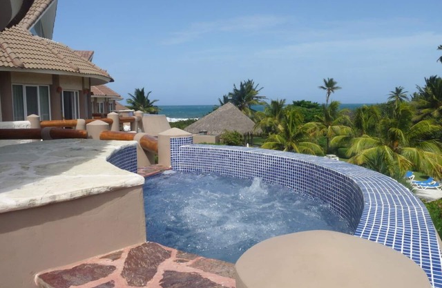 Penthouse apartment right on the beach Oasis del Sol