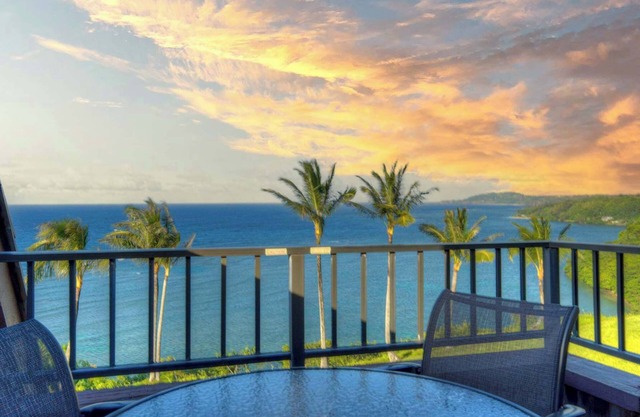 Penthouse Condo with Panoramic Ocean Views!