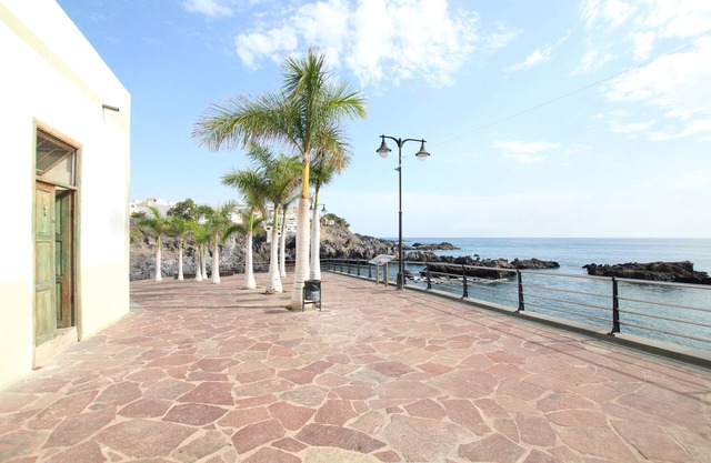 PENTHOUSE - DUPLEX TYPE ATTIC WITH PRIVATE TERRACE 150 m. OF THE BEACH