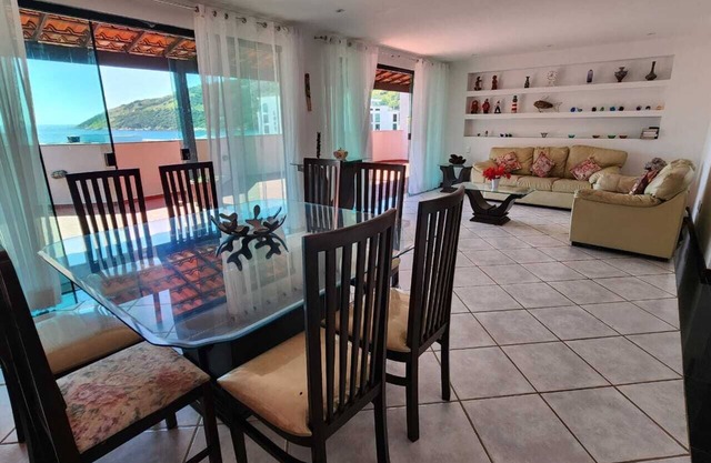 Penthouse in Prainha – 4 Bedrooms, Sea View and Barbecue Waiting for You!