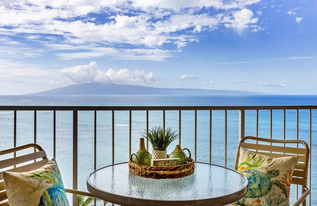 Penthouse oceanfront great for whale watching