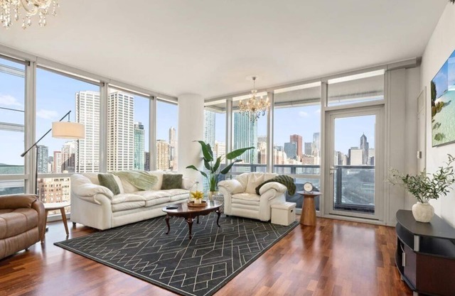 Penthouse Paradise Executive Elegance Elevated Amenities Sleeps 6