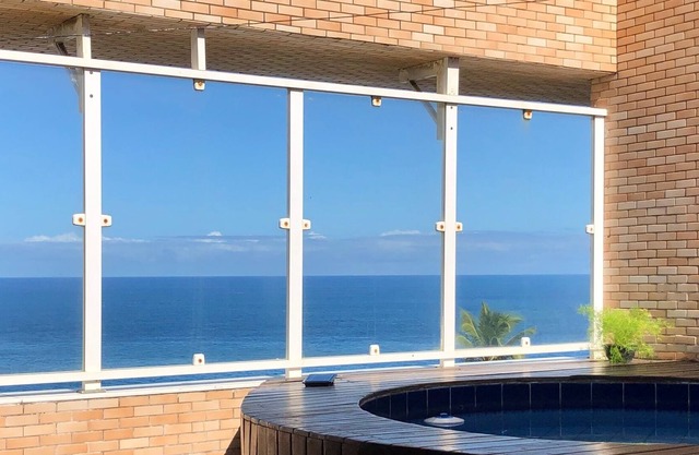 Penthouse with seafront pool