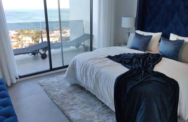 Penthouse with stunning sea views-ideal for remote working