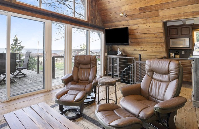 Pentwater Tree House on Lake Michigan