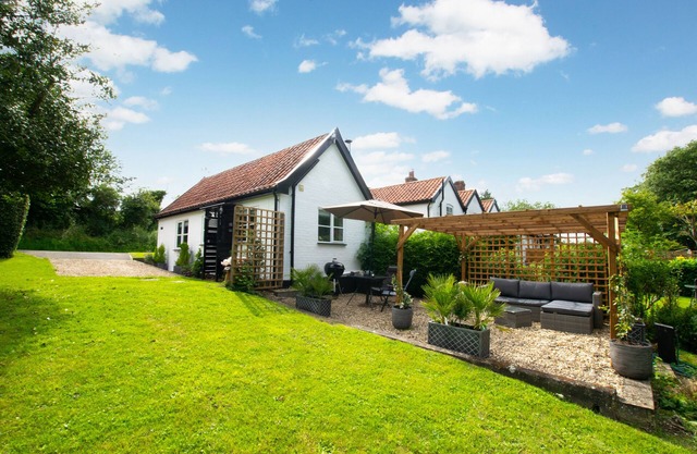 Perch Place - One Bedroom House, Sleeps 2