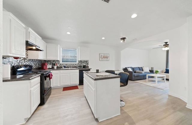 Perfect 3 bedroom! Near Lackland AFB/Seaworld