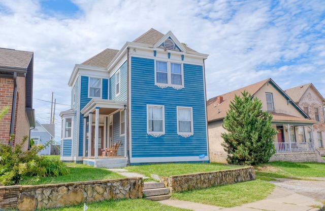 Perfect 5BR Home! Walk to all NBA ALL-STAR EVENTS! Perfect for Large Groups!