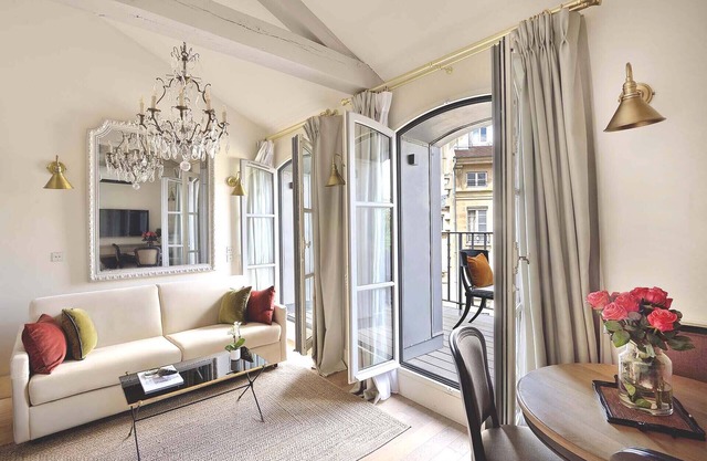 Perfect Amazing Penthouse for 2-Balcony-Ile de la Cite-AC-Wifi-Lift-Cafes