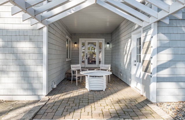 Perfect East Okoboji Getaway