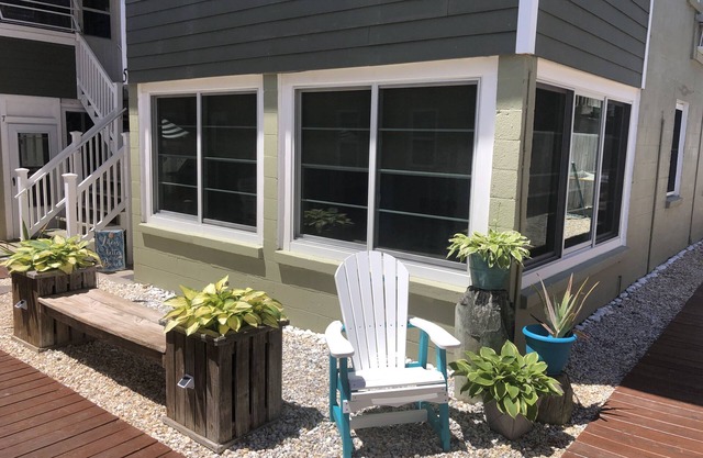Perfect Family-Friendly Condo 5 Houses from the Ocean on the Beach Block Dewey