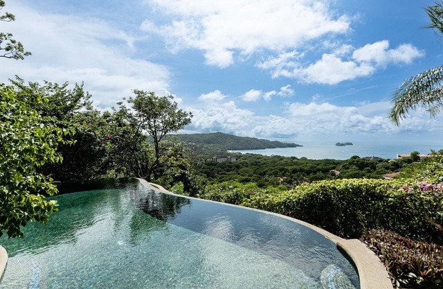 Perfect Family Home w/Views of both Playa Hermosa and Playa Panama