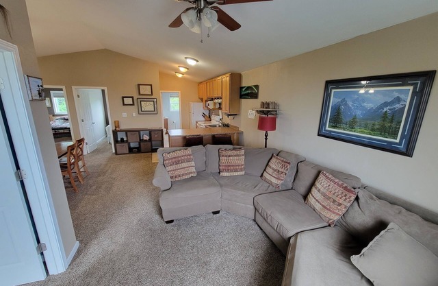 Perfect Fisherman's Cabin with Ocean Views and Central Location on the Kenai Pen