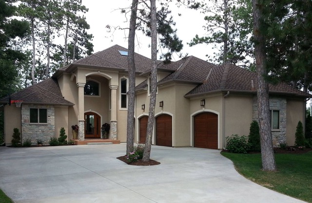 Perfect for all seasons! Great for Families & Groups! Crystal Clear Lake!