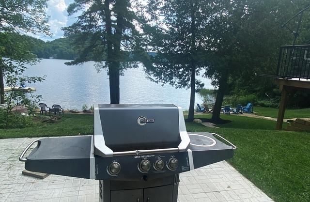 Perfect for Family: Sandy Beach Pet Friendly Firepit Fireplace Sunset Views