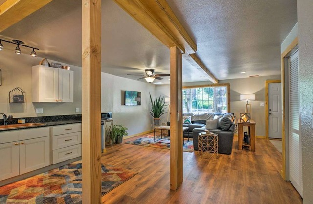 Perfect for couplesnCozy Home in the mountains surround by nature