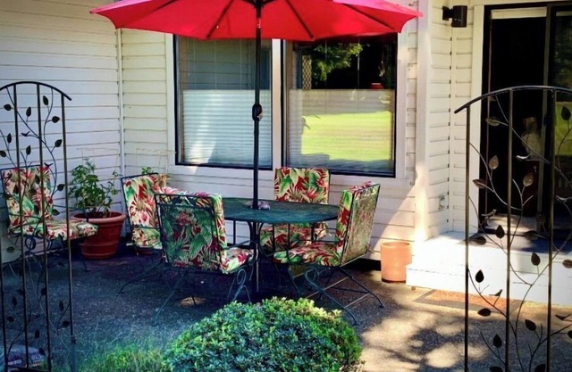 Perfect for digital nomads, locum tenens, those in need of mid-term housing.