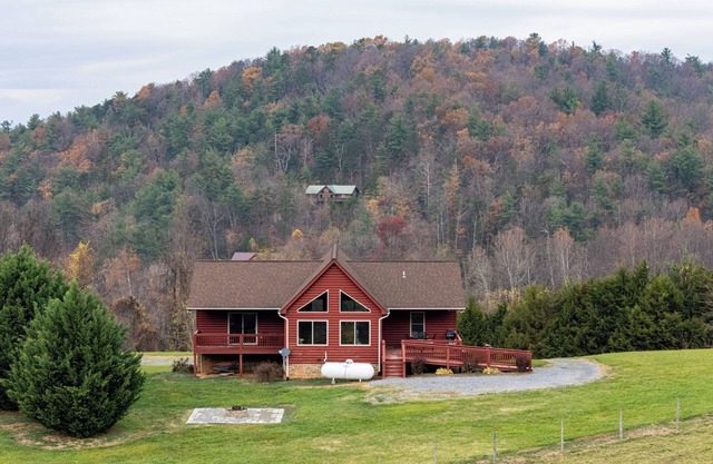 Perfect for large families 5 bedroom home in the Shenandoah Valley