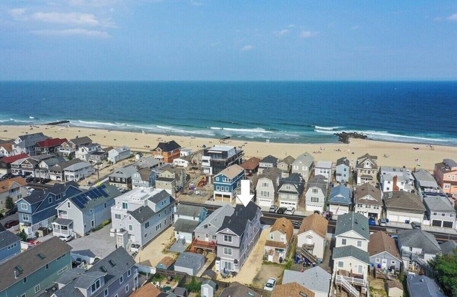 Perfect Getaway – Steps from the Beach!