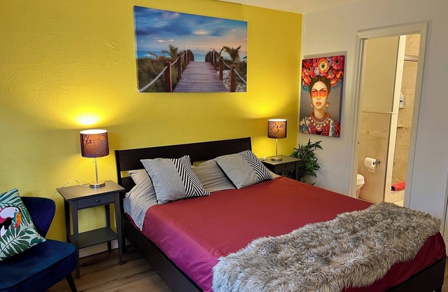 Perfect Location Trendy Studio - Minutes to Disney,Universal and Convention!