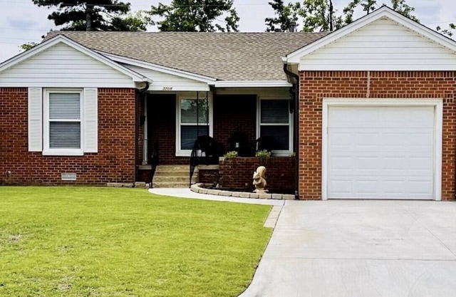 Perfect location.Near Baptist Hospital, Fairgrounds,Paseo,Plaza,Midtown,downtown