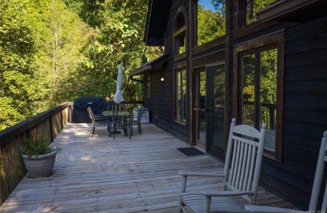 Perfect Mountain Escape. Minutes from Asheville!