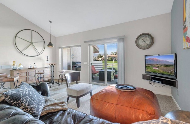 Perfect One Bedroom With Stunning Golf Course Views and Clubhouse Amenities