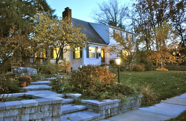Perfect PSU football weekend house! Clean, comfy, & close to everything!