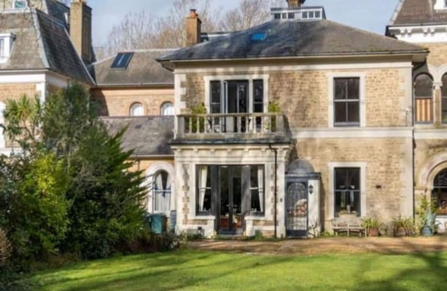 Perfect Retreat in Luxury & Historical Manor House