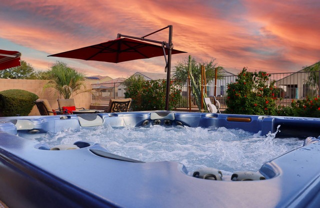 Perfect Retreat! 30 Nights Min! Raised Hot Tub With Views!
