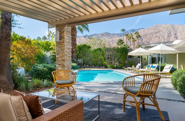 Perfect! Secluded Mid-Century Compound. 3 Beds/3 Baths Views! HOT-TUB! FIRE-PIT!