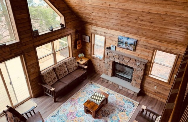 Perfect Ski getaway/Lakefront in Poconos 6 bedroom +Loft, 6.5 bath sleeps 14+