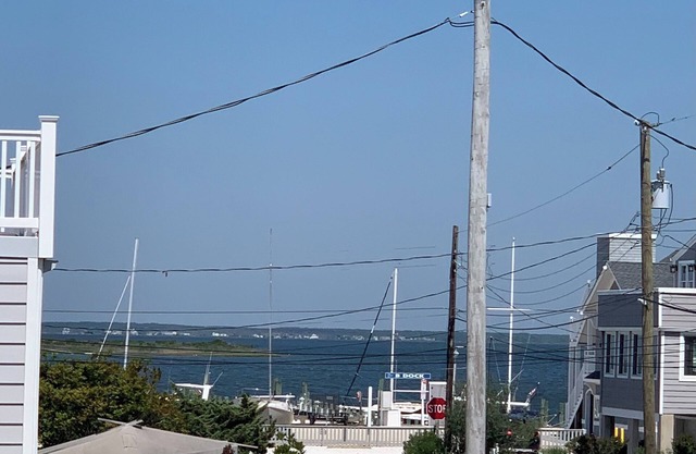 Perfect spot! Cape Cod -1 block to beach and bay with views!