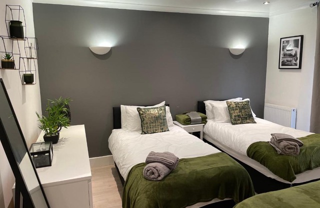 Perfect Stay for Families & Business in CR2 - with FREE parking & 10mins from East Croydon