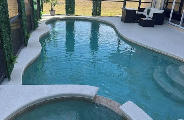 Perfect Vacation Deluxe Home,Spacious 5-bedroom with AC in terrific Davenport