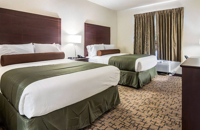 Perfect Vacation Place in a Friendly Home Town