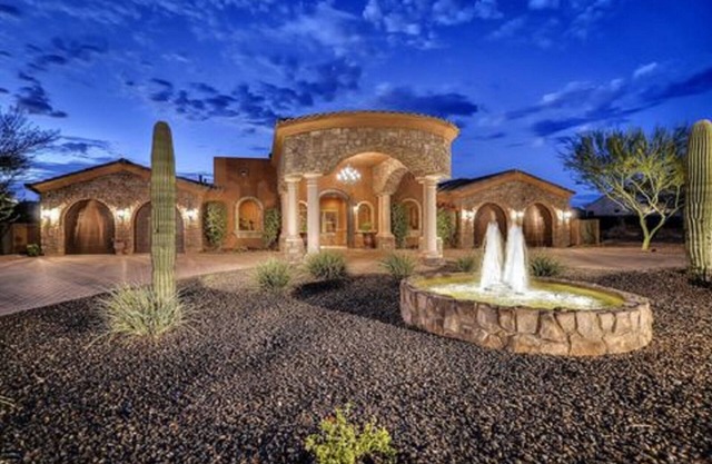 Perfect Vacation Rental. Chaufered Escalade ESV Available for SuperBowl & Golf