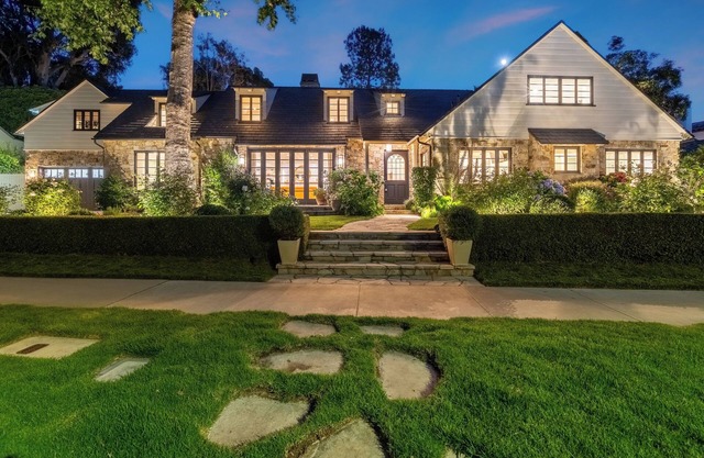 Perfected Califorina indoor/outdoor living.