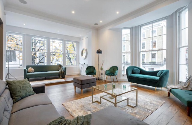 " Perfectly Splendid Triplex House in Chelsea "